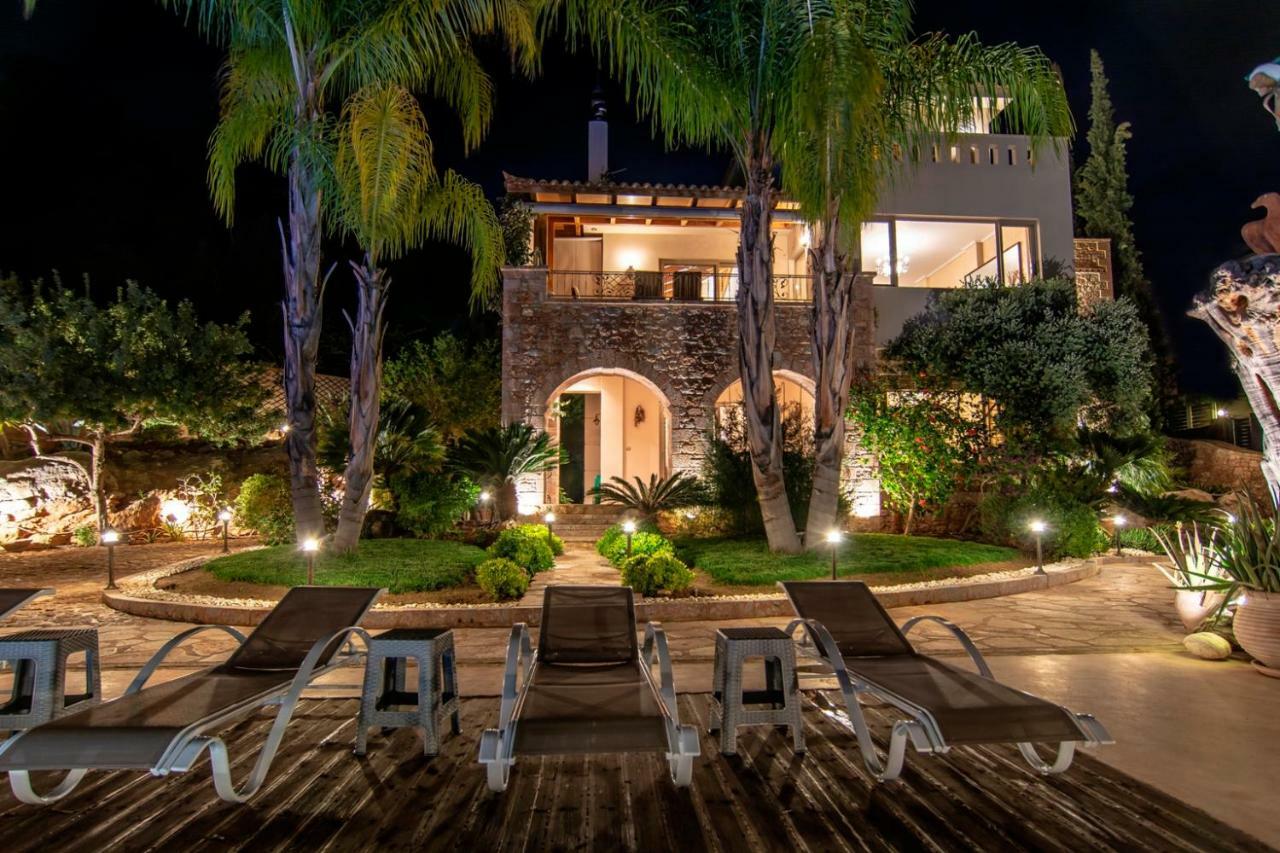 Maira Luxurious With Private Swimming Pool *
